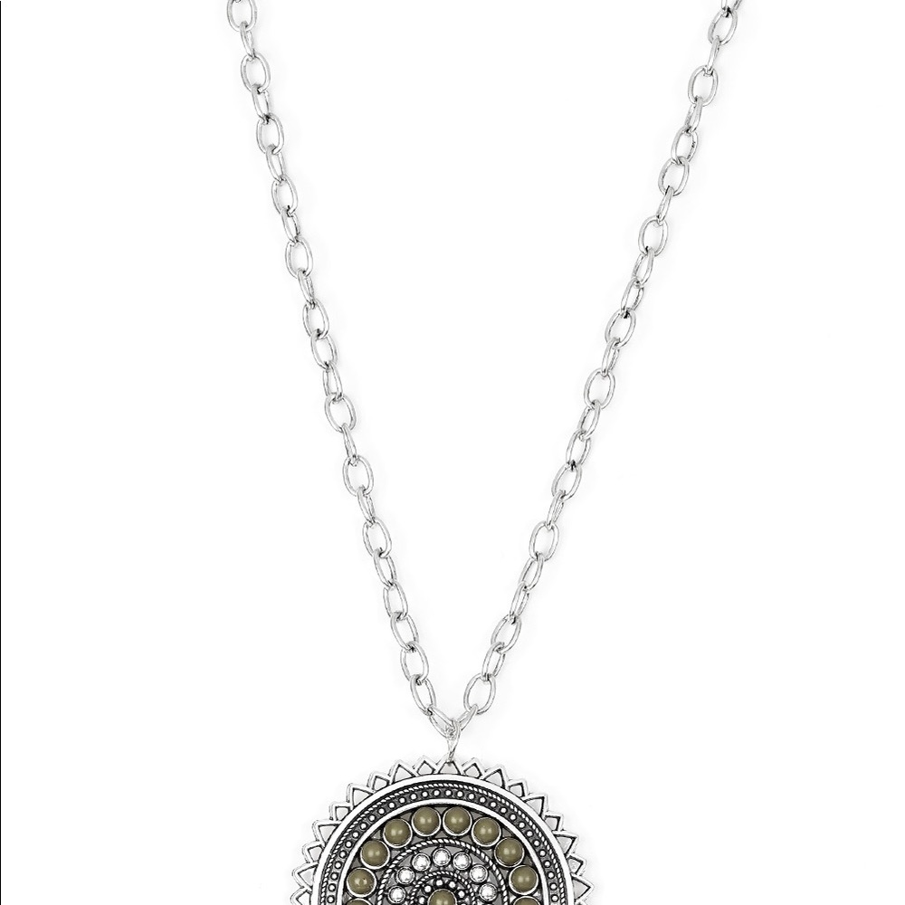 Sunburst, olive martini inspired necklace 🪄✨ - Picture 2 of 2